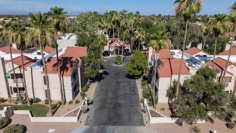 La Jolla Cove Apartments photo 5