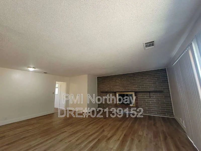 1019 Wallace St Fairfield, CA 94533 photo 4