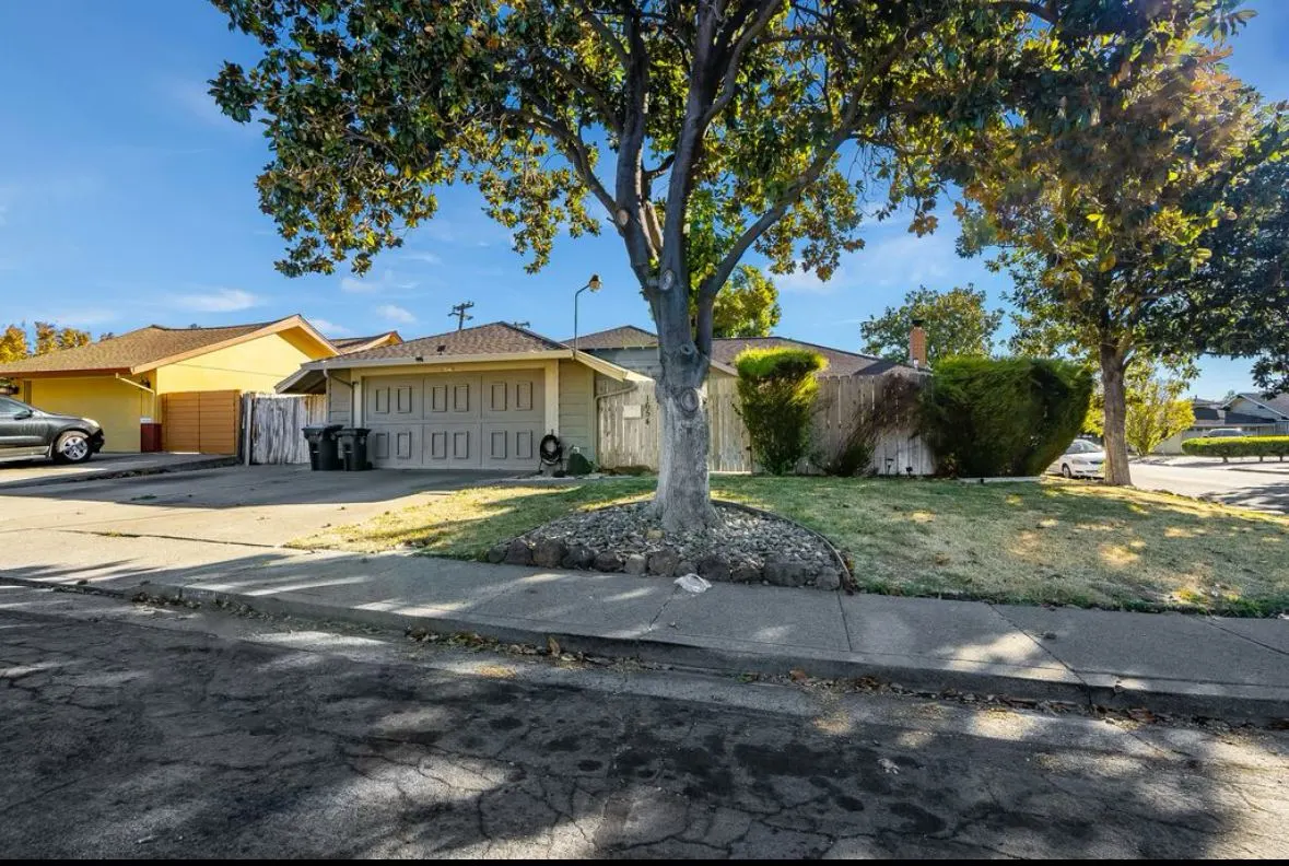 1654 Hemlock St Fairfield, CA 94533