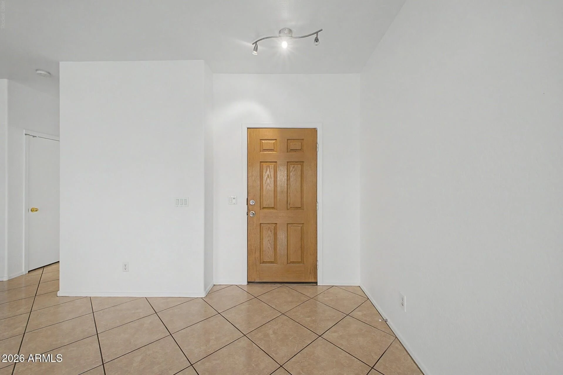 7027 W Lincoln St Peoria, AZ 85345 photo 4