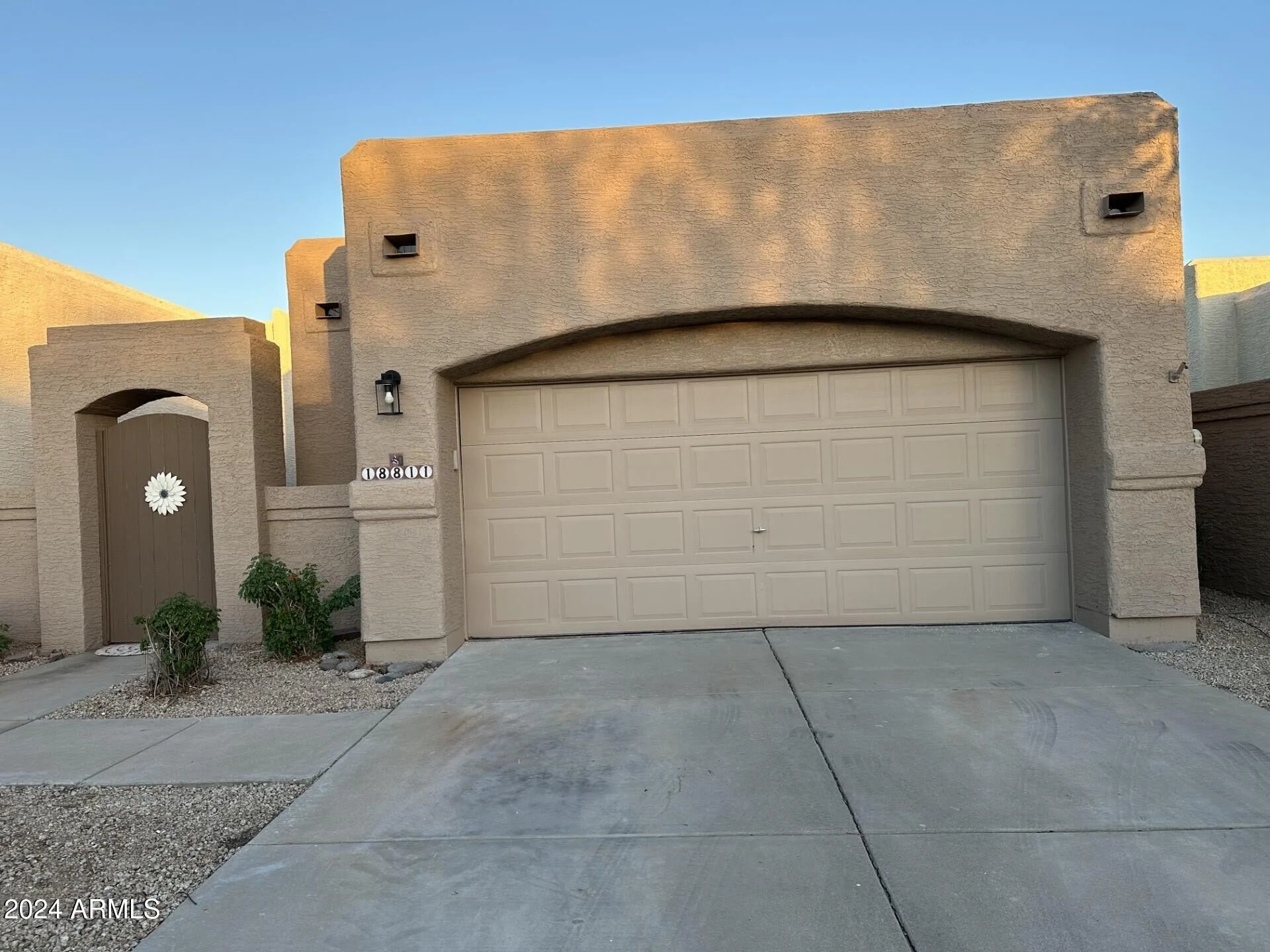 18811 N 44TH Place photo 2