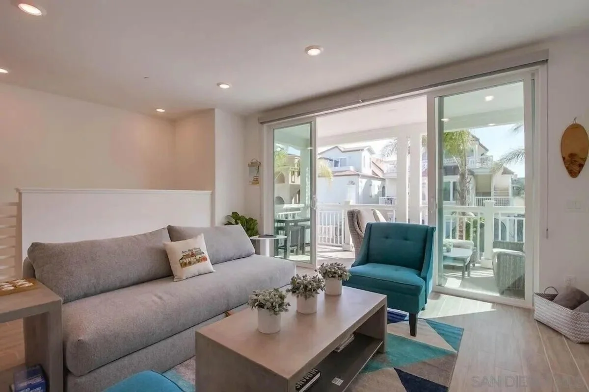 834 Santa Barbara Pl photo 5