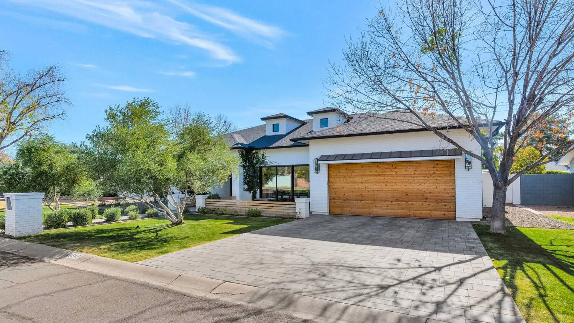 4147 E Clarendon Ave Phoenix, AZ 85018 photo 3