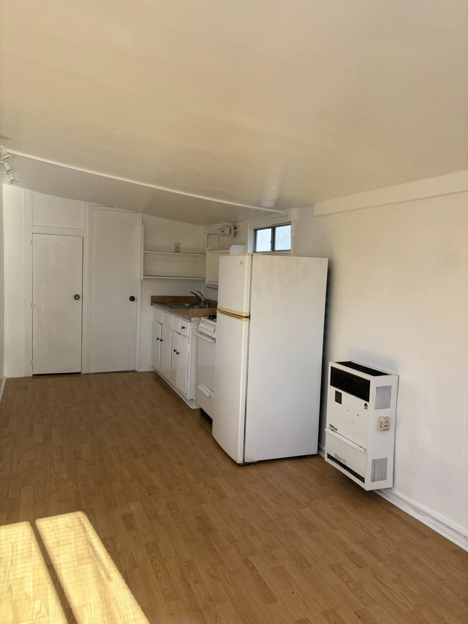 2041 Bacon St photo 5