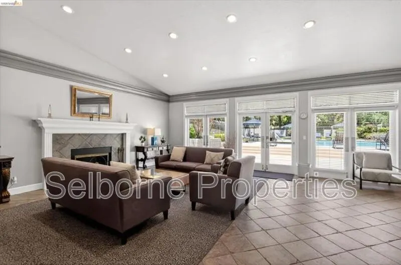 660 Canyon Oaks Dr photo 5