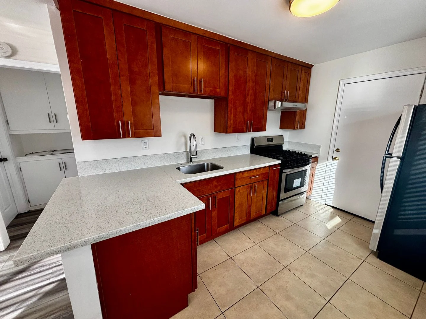Remodeled  2 bed 1 bath photo 3