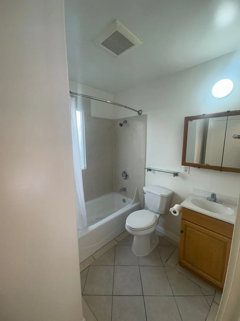 Apartments on San Pablo Ave · Richmond photo 5