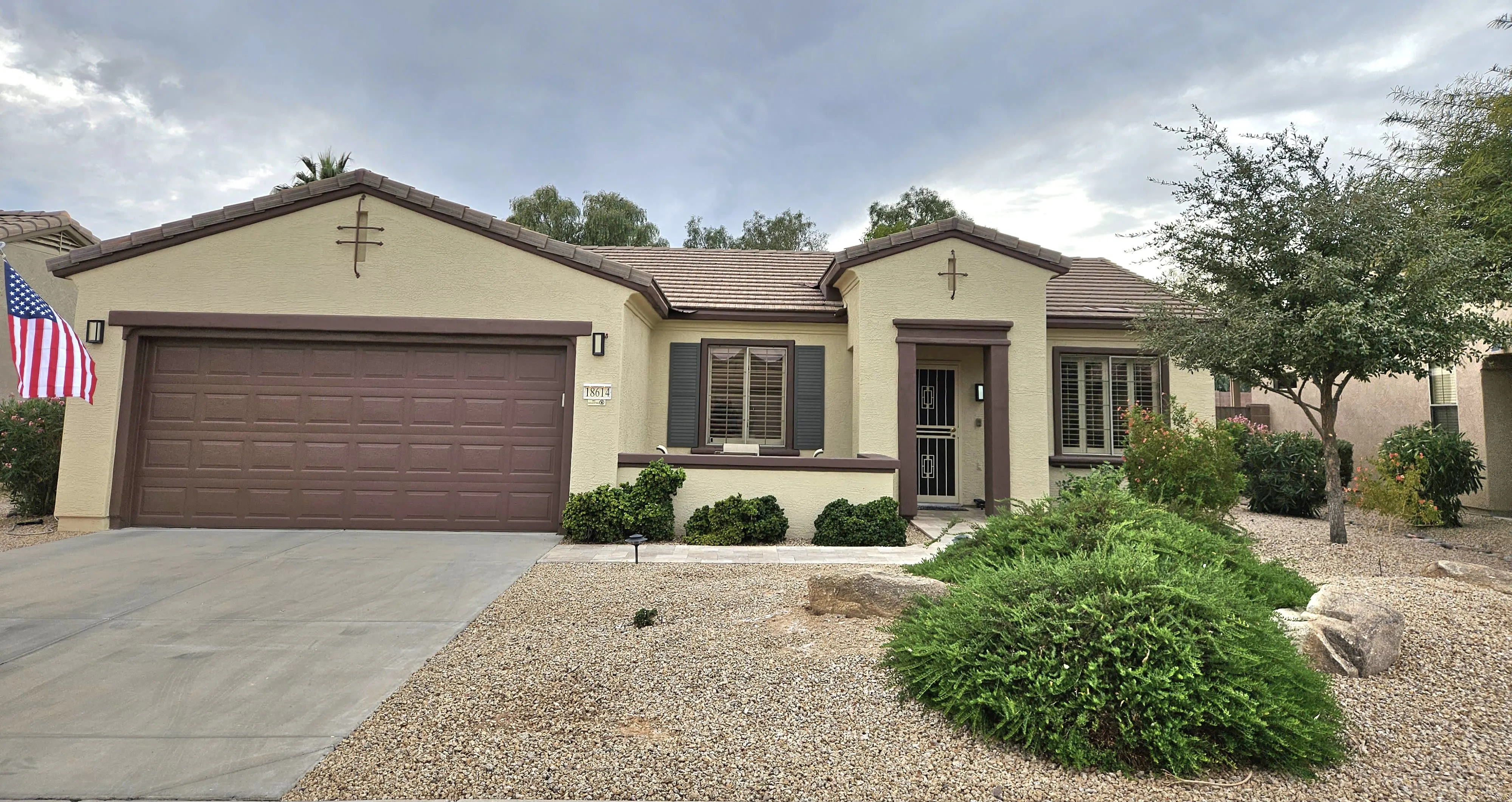 18614 North Summerbreeze Way, Surprise, AZ 85374 photo 2