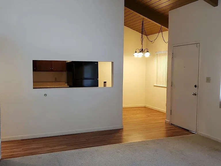 1147 Ohio St unit D photo 3