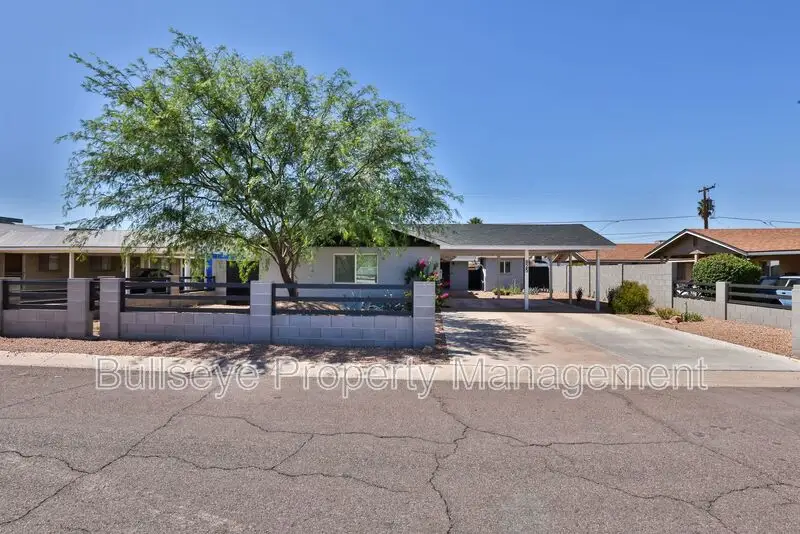 825 E Alice Ave Phoenix, AZ 85020