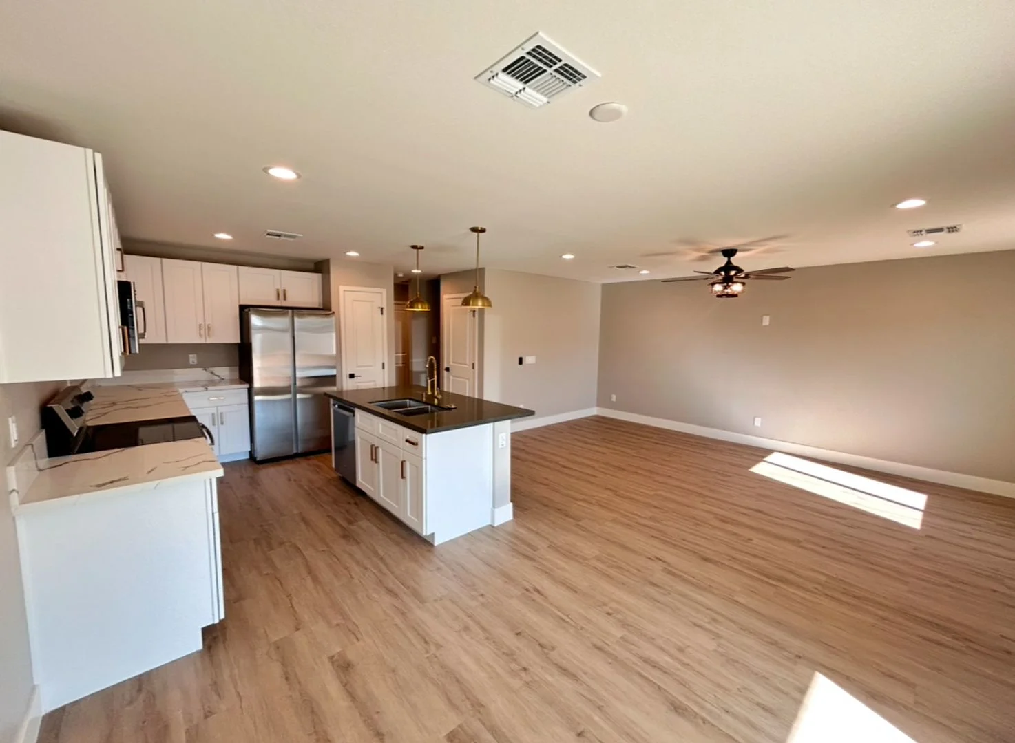 833 West Dobbins Road, Phoenix, AZ 85041 photo 3