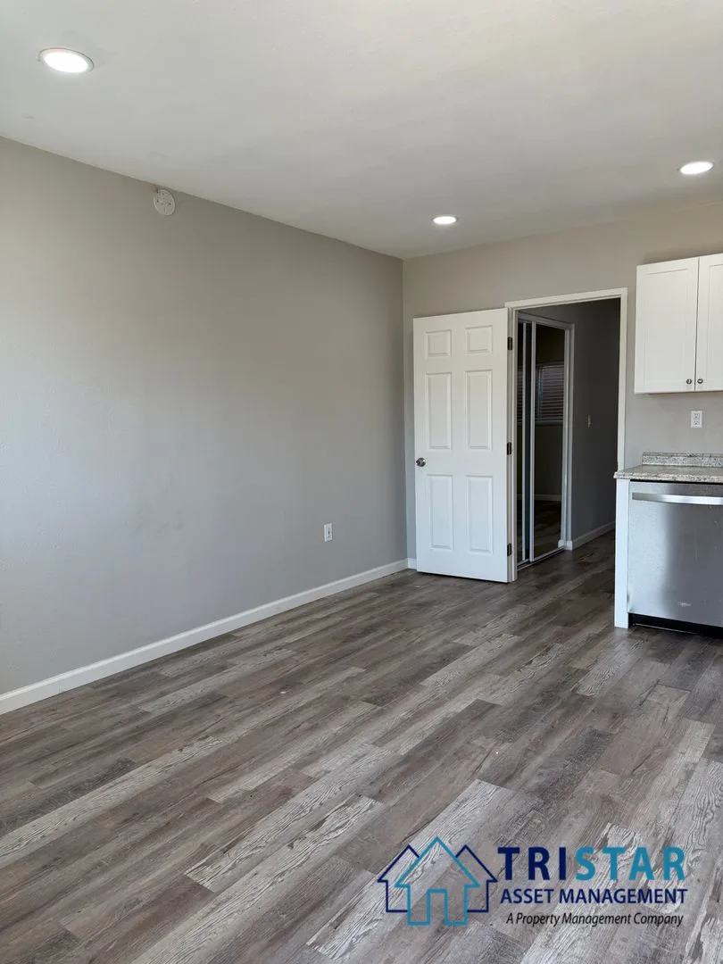 Upgraded 1BD/1BA Apartment in Lakeside, CA - 1/2 Off Move-In Special! photo 3
