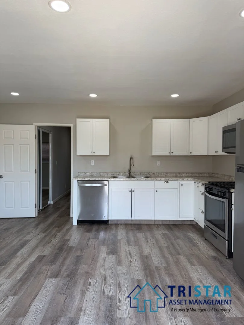 Upgraded 1BD/1BA Apartment in Lakeside, CA - 1/2 Off Move-In Special! photo 2