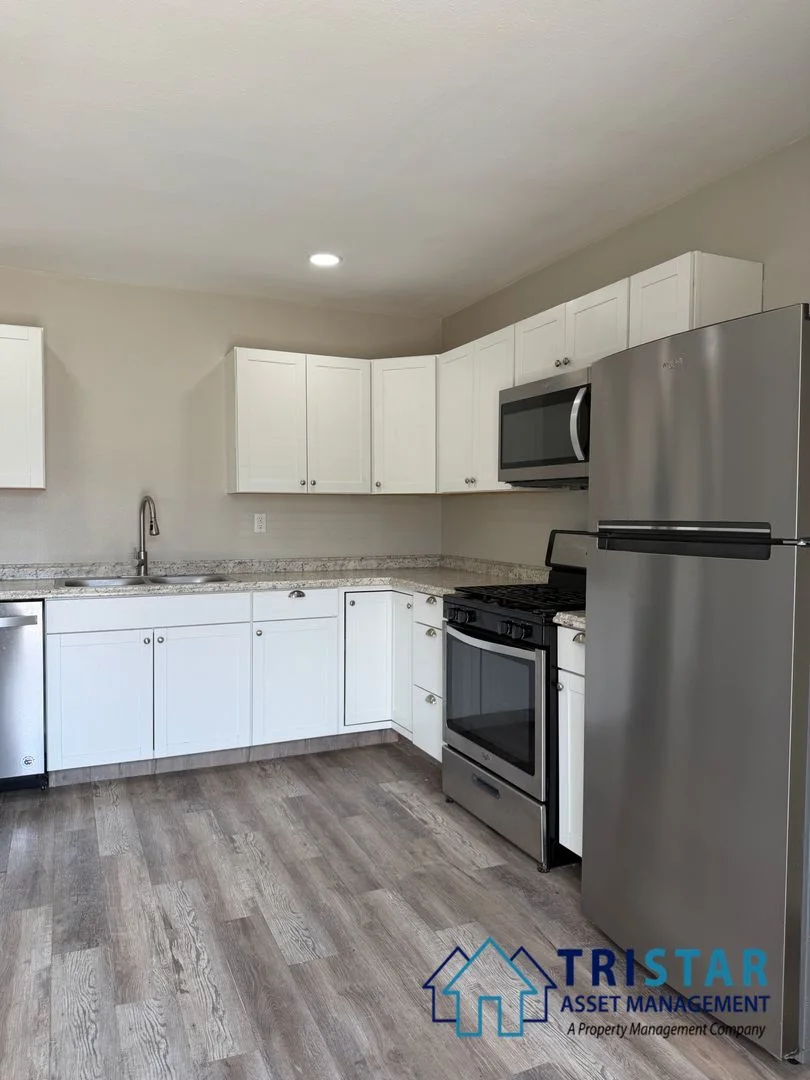 Upgraded 1BD/1BA Apartment in Lakeside, CA - 1/2 Off Move-In Special! photo 4