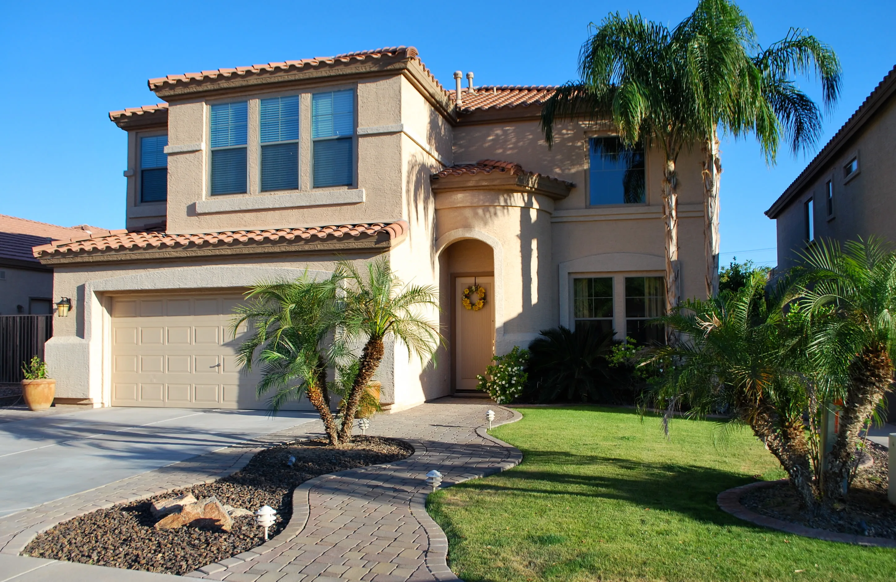 2705 W Redwood Ln photo 2