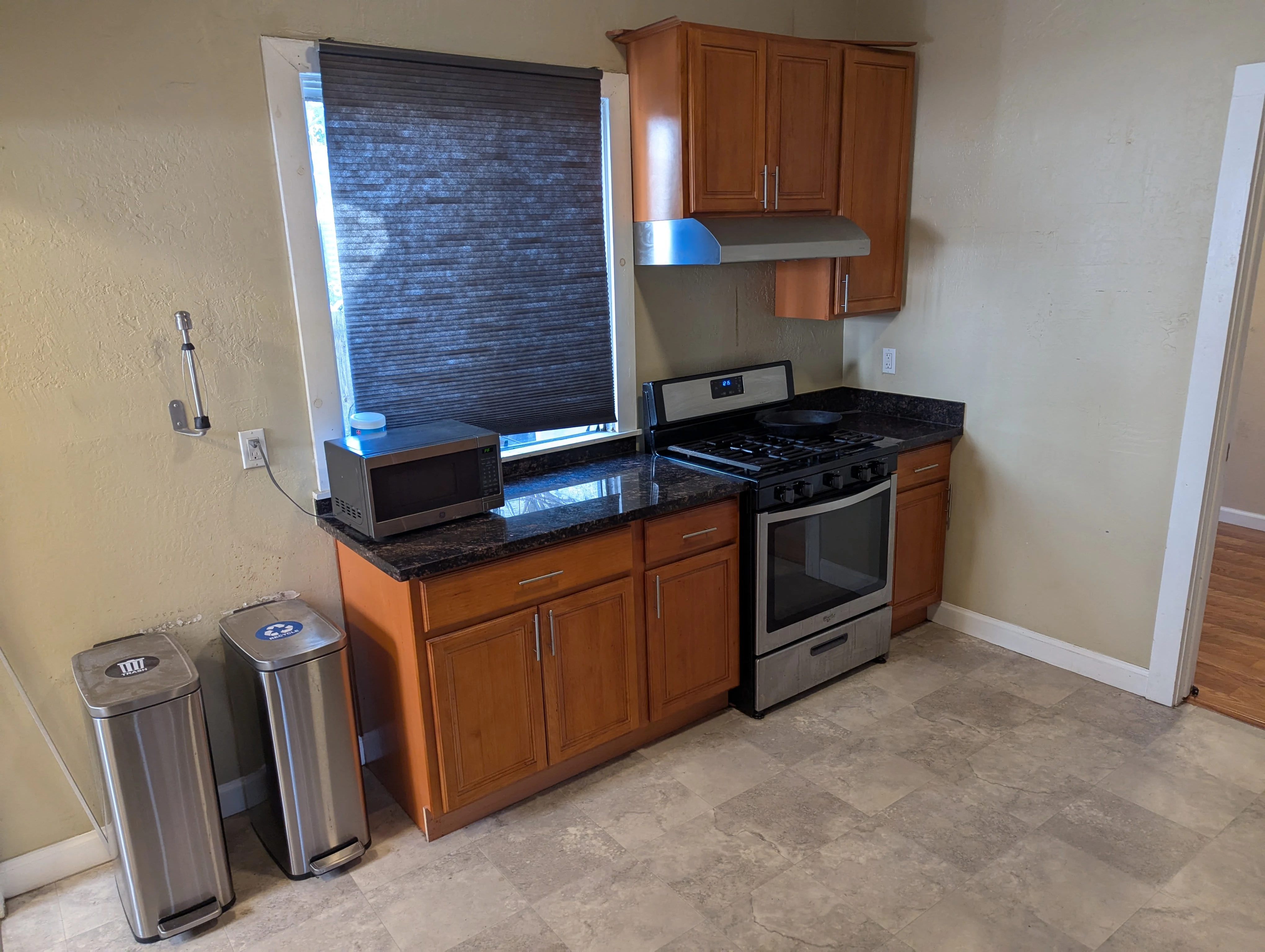 516 Lewis St, Unit 516 Rental photo 2