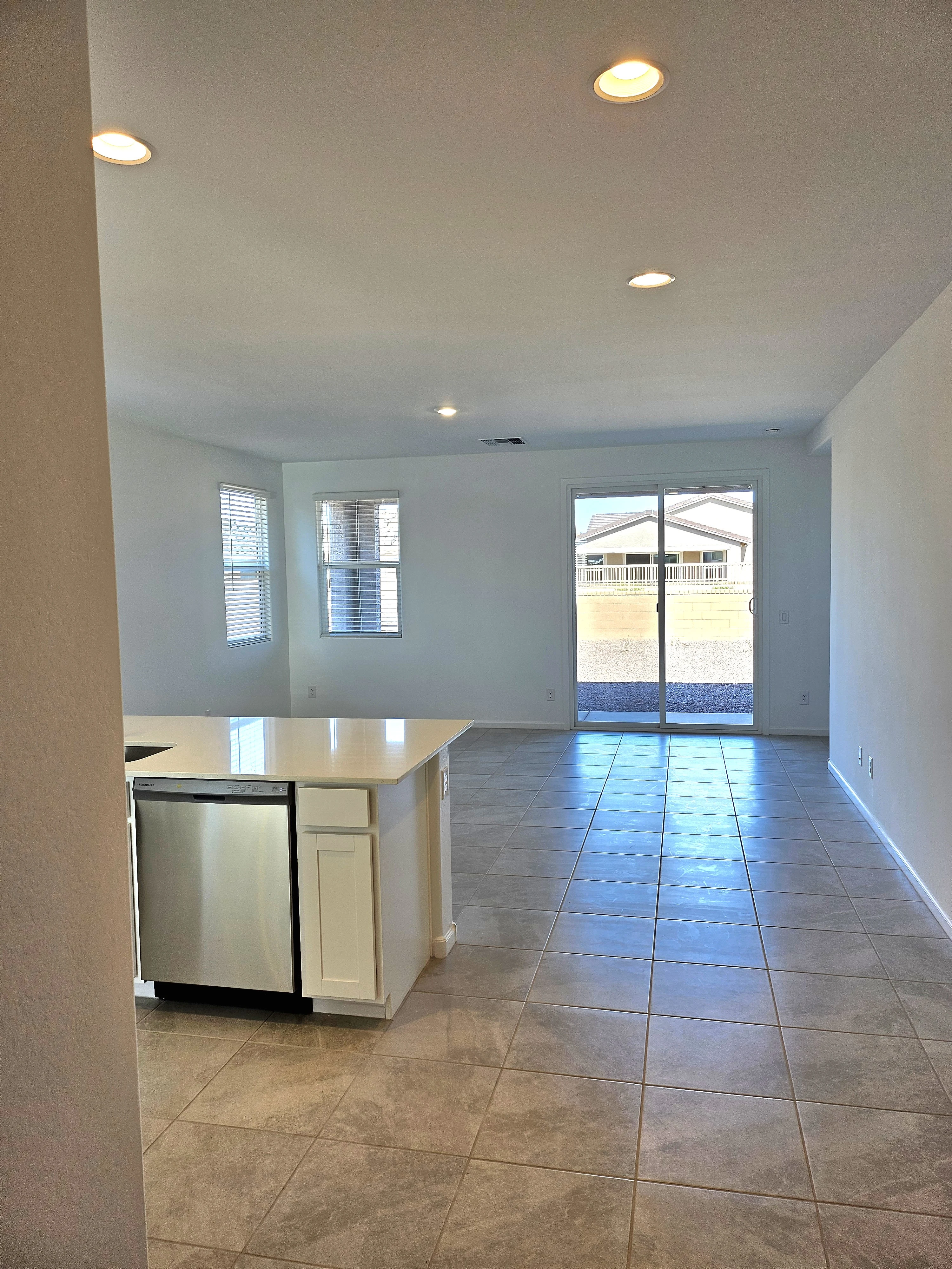 3206 E Baler Dr photo 2