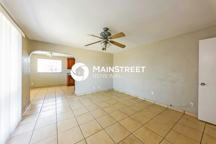 2753 W Lawrence Ln Phoenix, AZ 85051 photo 5
