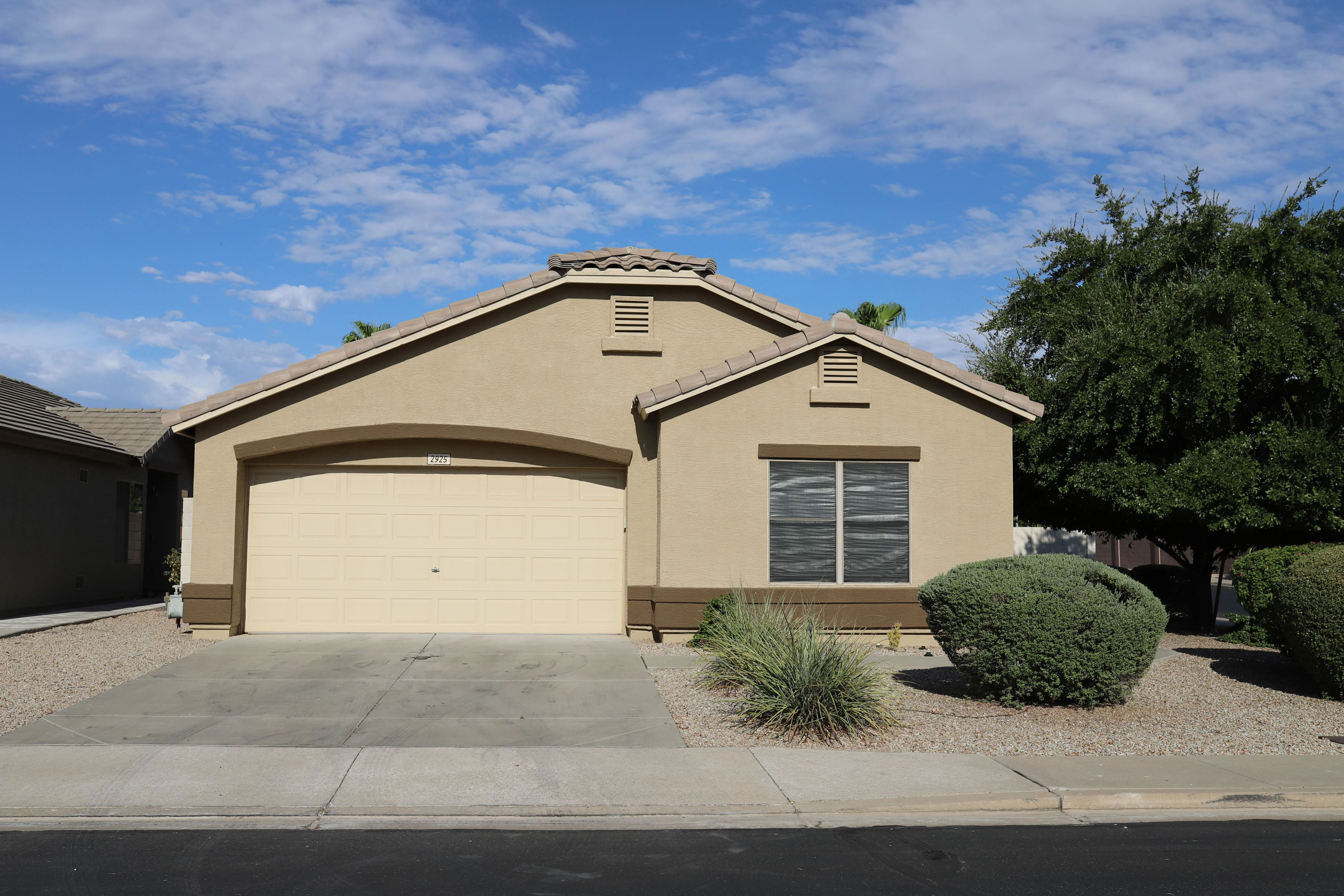 2925 S 93rd Pl photo 2