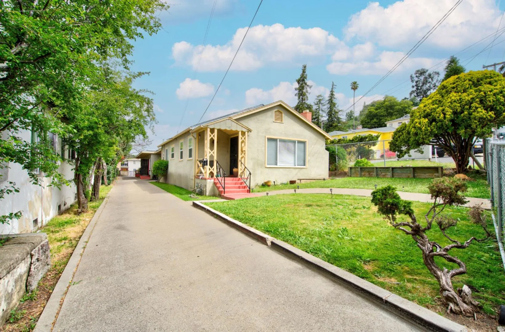 Houses on 68th Avenue · Oakland photo 2
