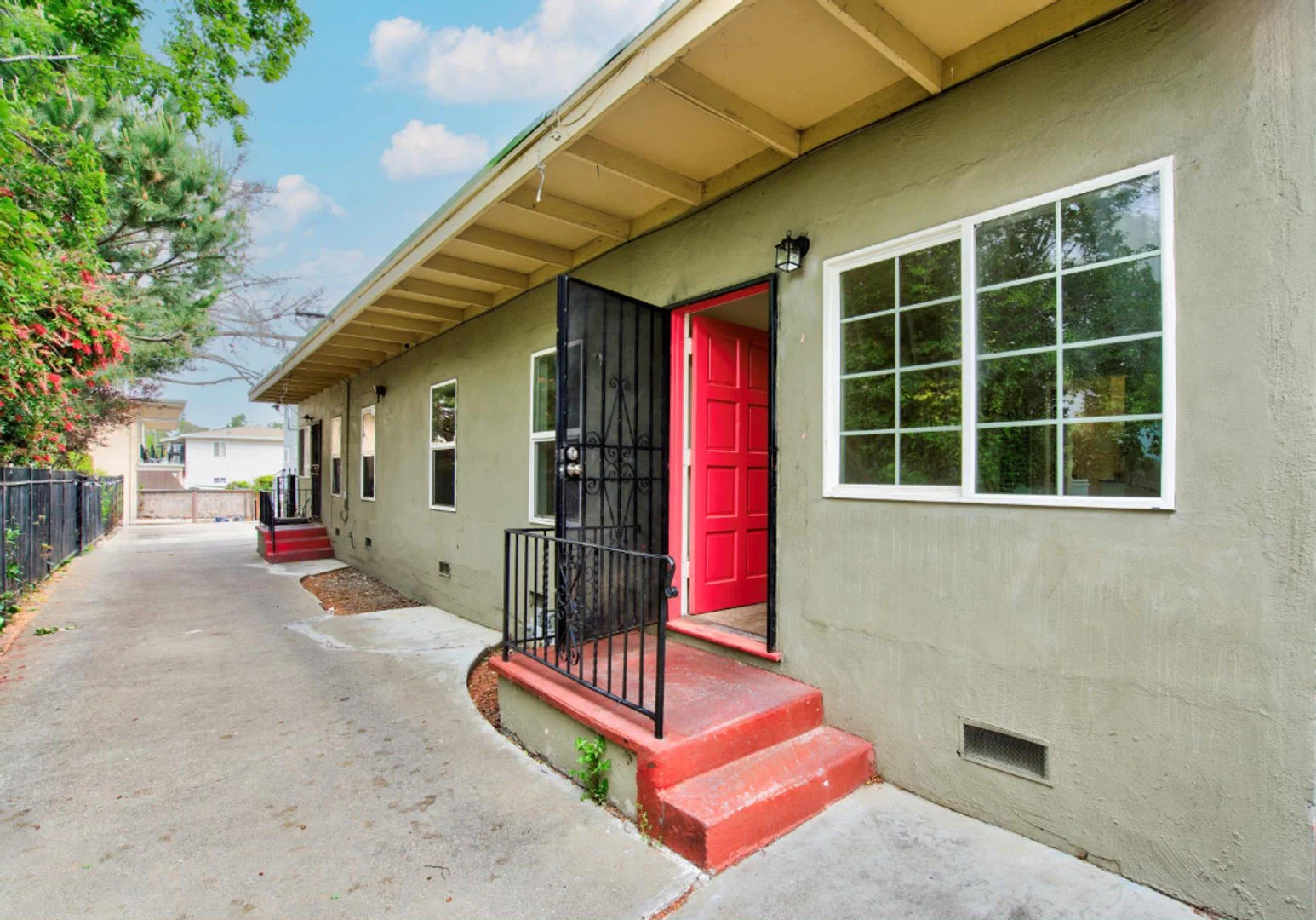 Houses on 68th Avenue · Oakland photo 3