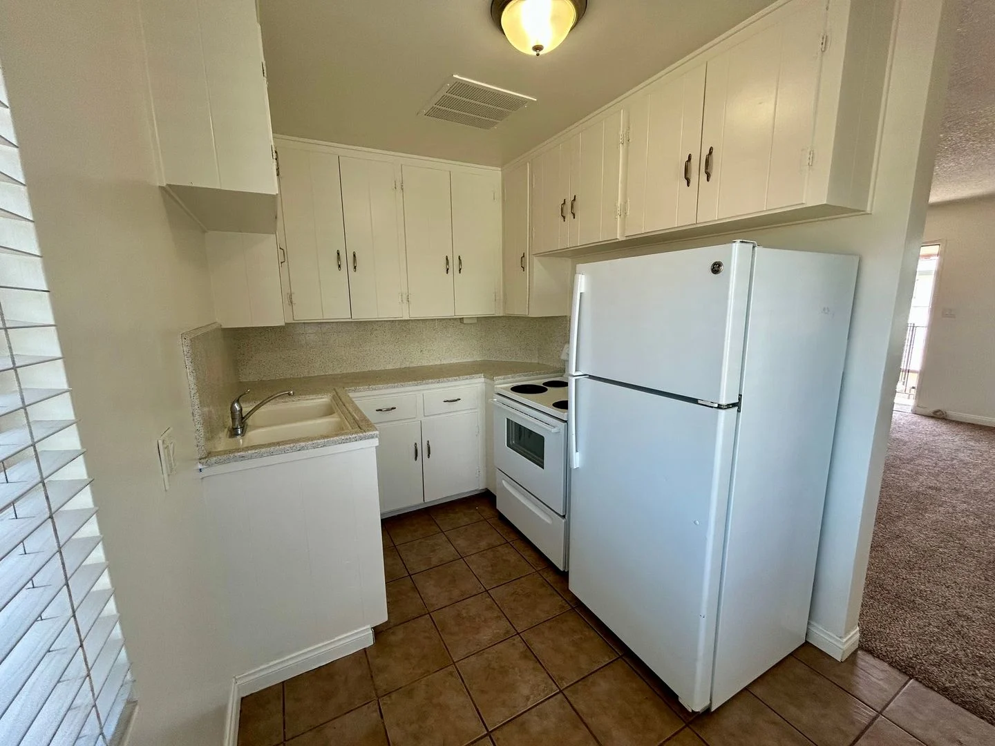1 Bed, 1 Bath in Central SD! Water/Trash Included photo 3