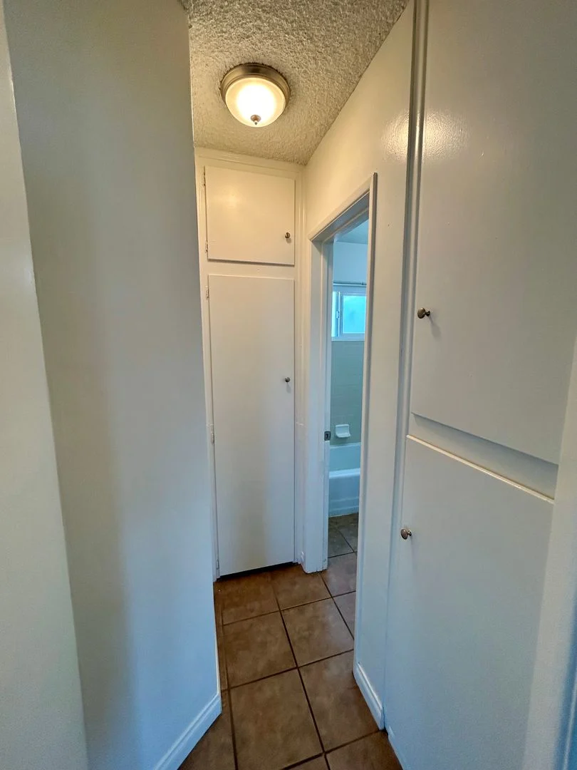 1 Bed, 1 Bath in Central SD! Water/Trash Included photo 5