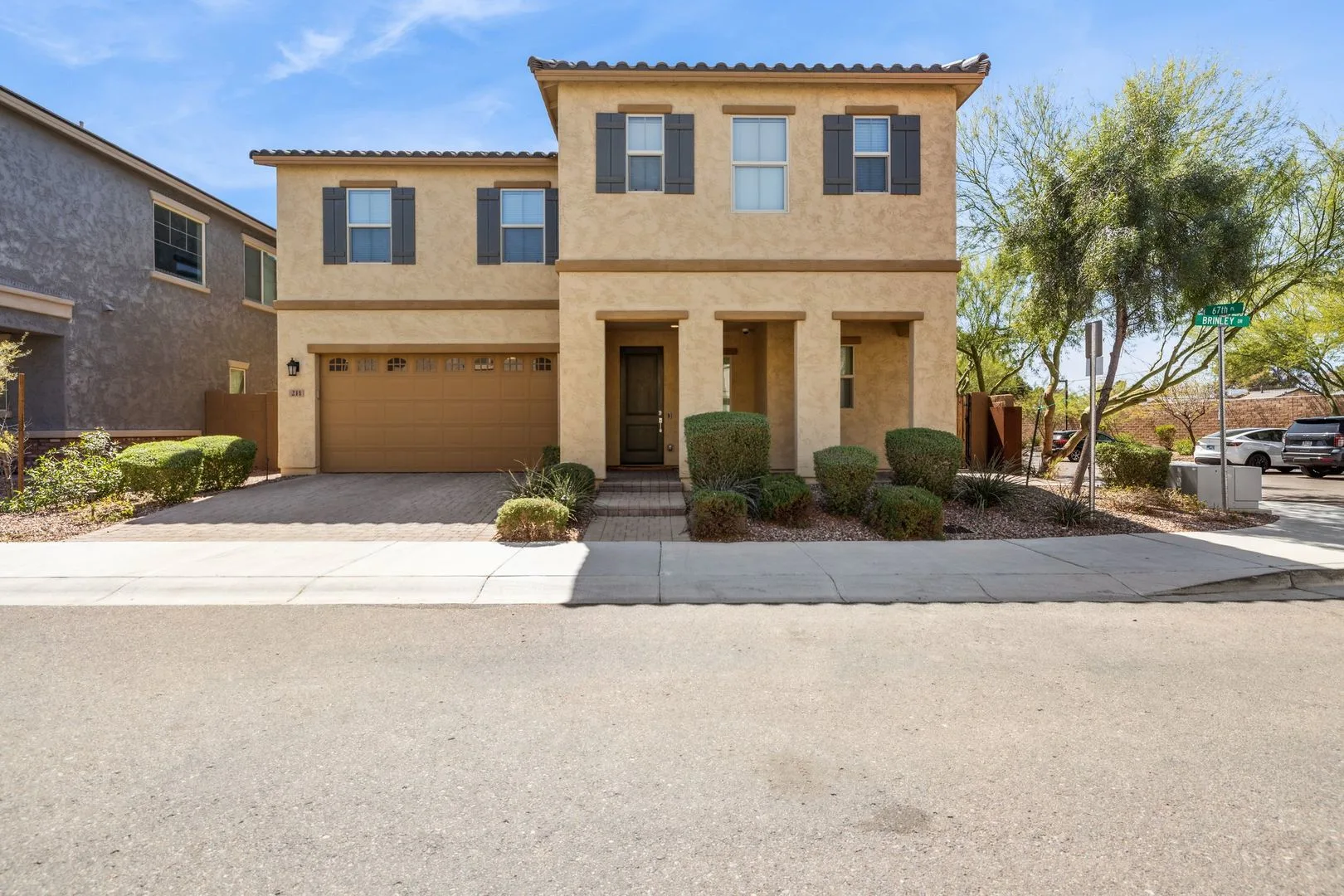 211 E BRINLEY Drive photo 4