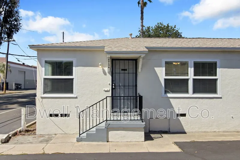 4913 Guava Ave