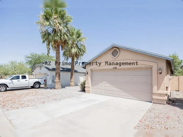 8870 W Villa Rita Dr Peoria, AZ 85382