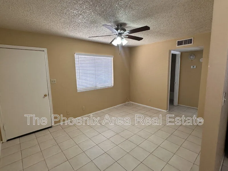 4820 E Willetta St unit 3 photo 5