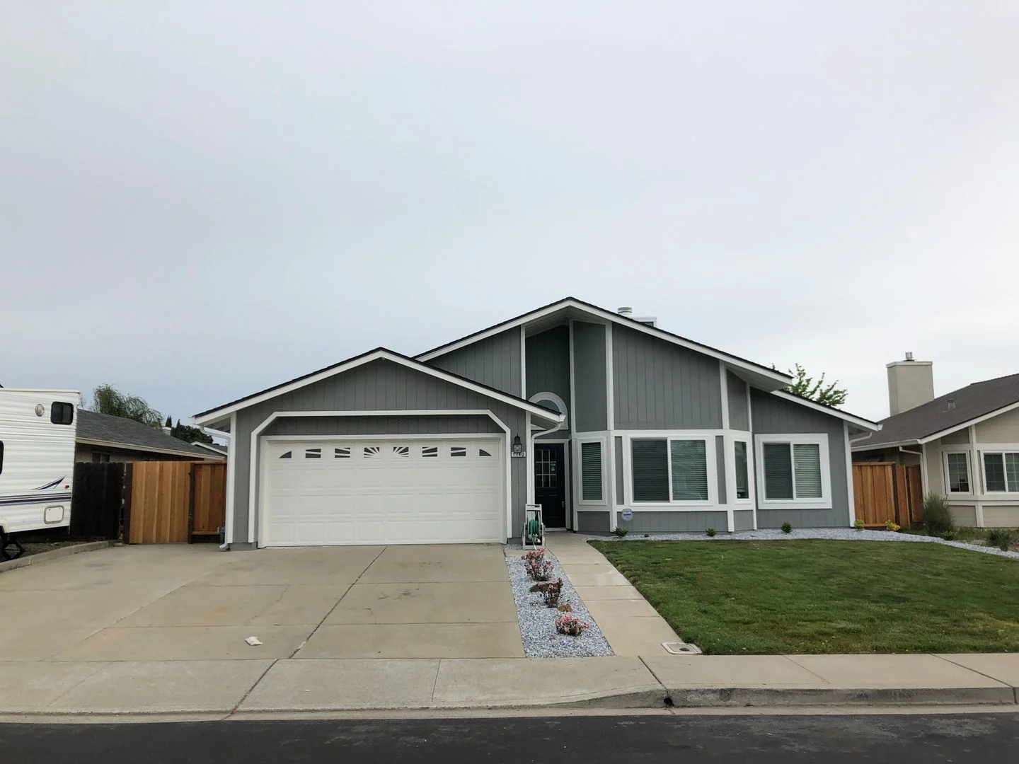 1740 Gateway Dr photo 3