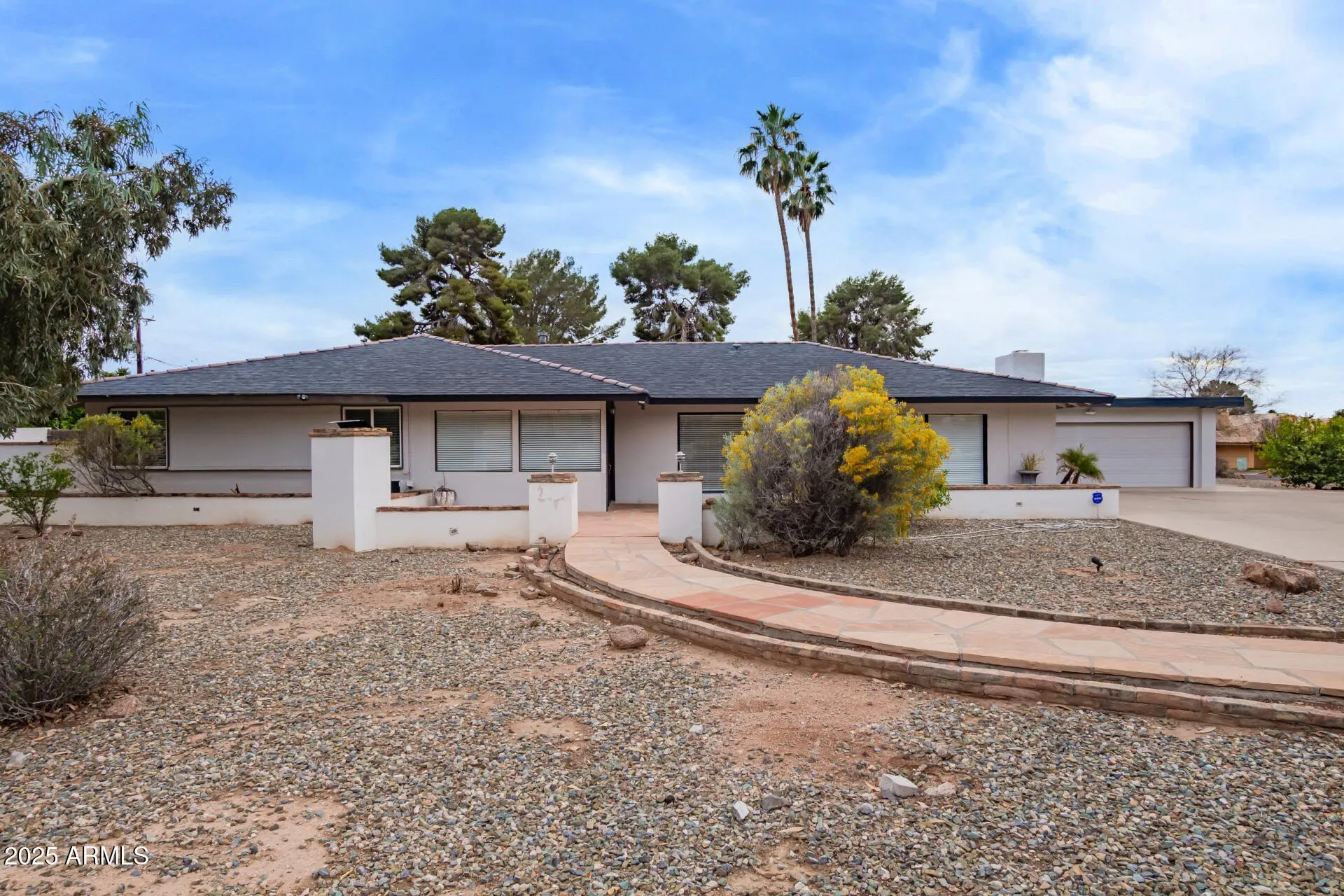 5401 E Exeter Blvd Phoenix, AZ 85018 photo 2