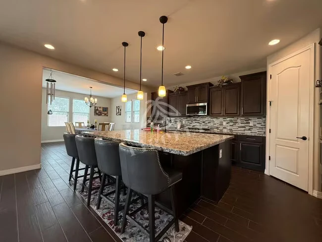 6802 N 86th Ln Glendale, AZ 85305 photo 5