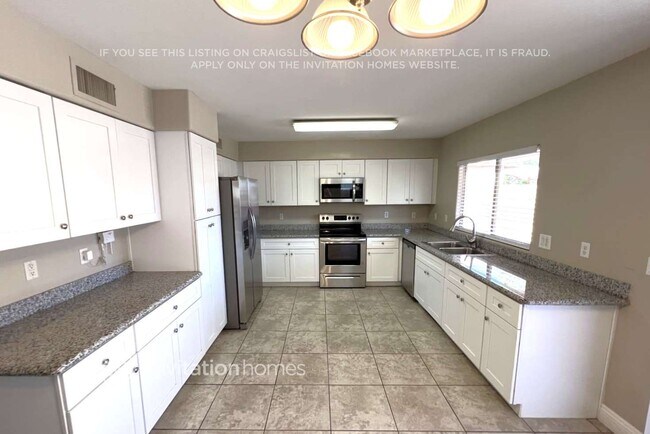 16845 W Windermere Way Surprise, AZ 85374 photo 4