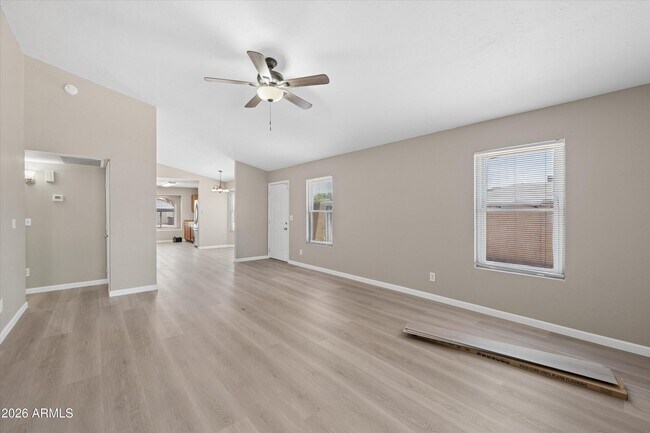 11904 N 76th Ln Peoria, AZ 85345 photo 5
