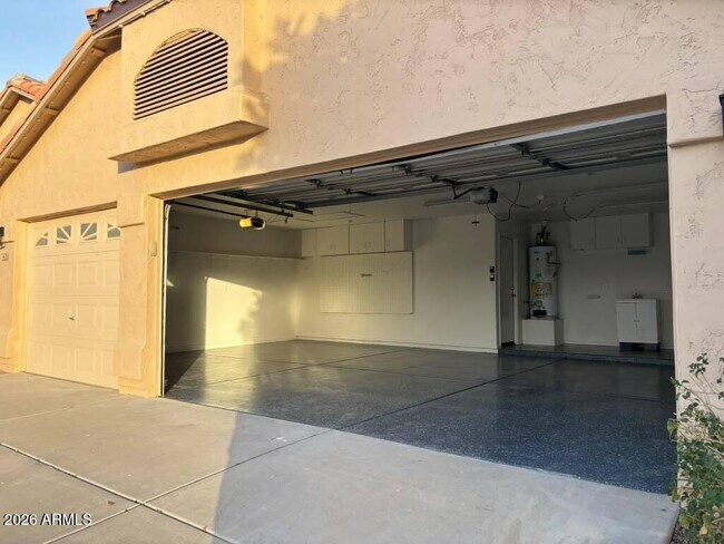 9621 W Potter Dr Peoria, AZ 85382 photo 2