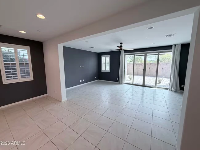 31766 N 24th Dr Phoenix, AZ 85085 photo 4