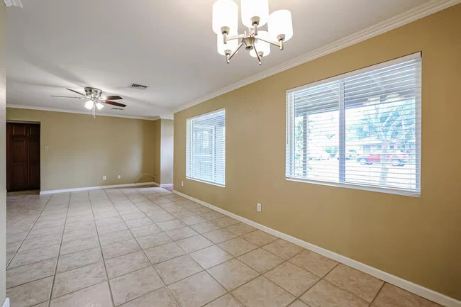1005 E Cavalier Dr Phoenix, AZ 85014 photo 3