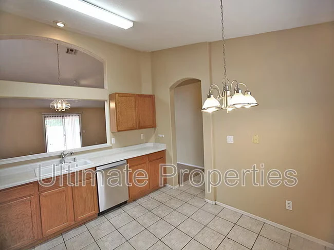 8303 W Monterey Way Phoenix, AZ 85037 photo 4