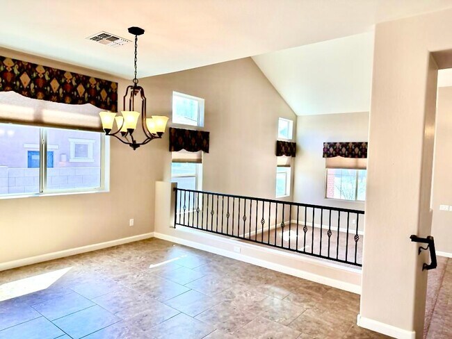 722 E Sipapu Dr Gilbert, AZ 85297 photo 3