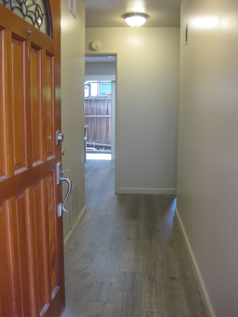 1516 Henry Street photo 4
