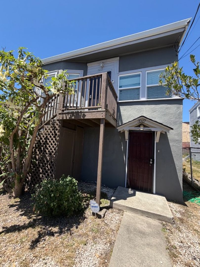 3213-3217 Market St Oakland, CA 94608 photo 4