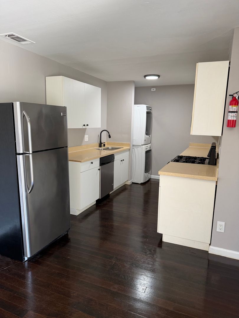 942 57th St Oakland, CA 94608 photo 5