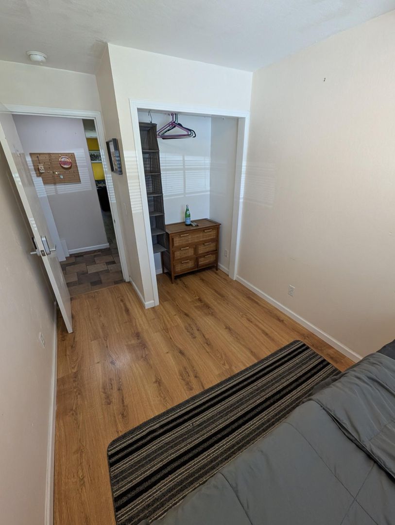 1580 Whitman Road photo 2