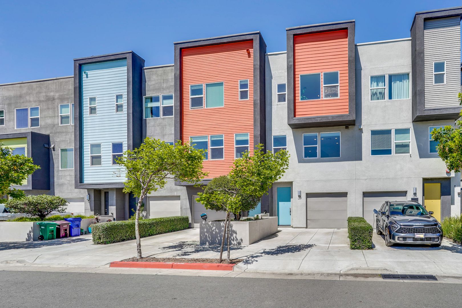 1317 Pullman Wy Oakland, CA 94607 photo 2
