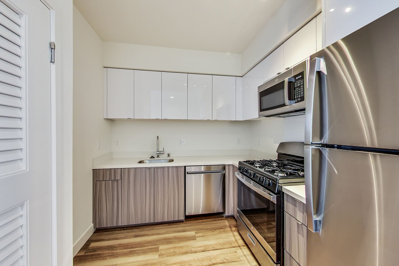 950 Lofts photo 2