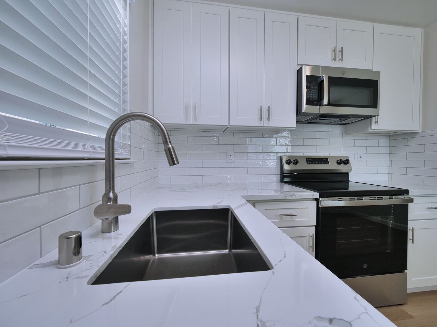 2BR/1BA Apartment on 150th Avenue Unit A · San Leandro photo 4