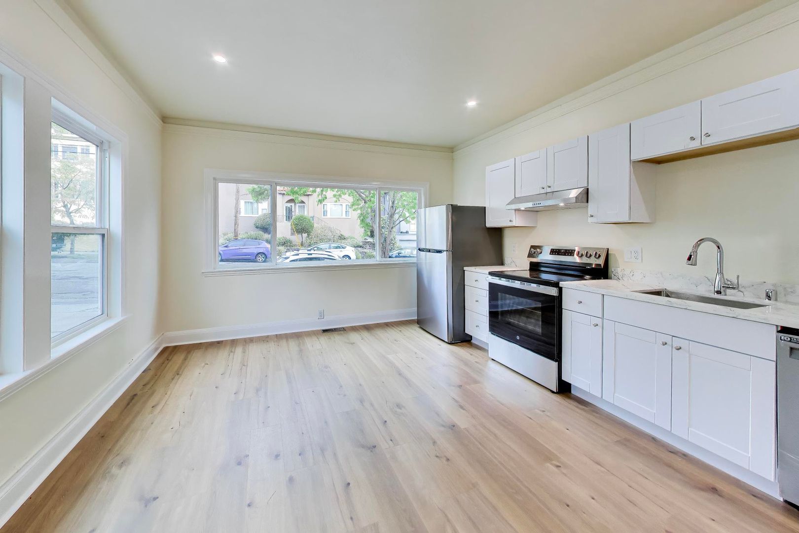 1534 Arch St photo 4
