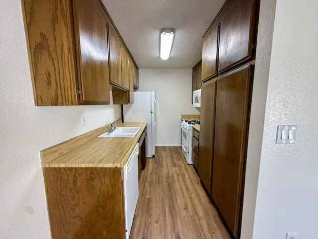 11819 Kiowa Ave photo 5